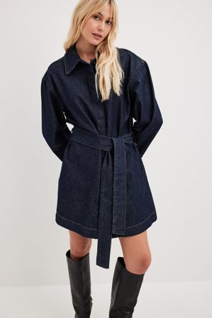 NA-KD Robe en jean à ceinture - Robes en jean - Bleu - EU 36