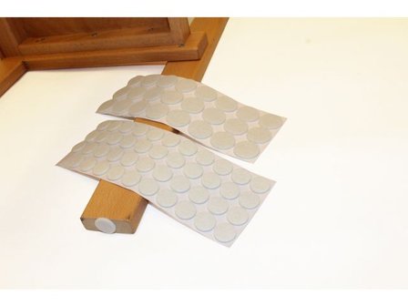 Filttassar 20 mm 44/fp - Lyreco - Skolmöbler och inredning - Ljudabsorbenter - Möbeltassar