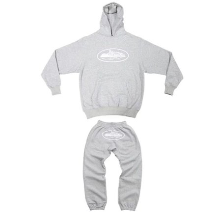 COURTESY Alcatraz Hettegenser Svart Sett C-WYTZ19-GRYA SET(BT)