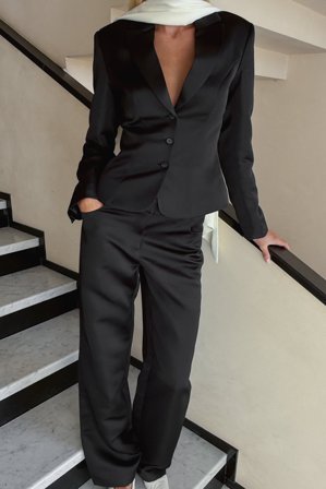 Lovisa Worge x NA-KD Pantalon en satin à taille mi-haute - Pantalon droit - Noir - EU 44