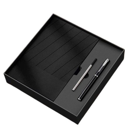 A5 anteckningsbok i PU-läder - 360 sidor, tjockt papper, med penna och refill