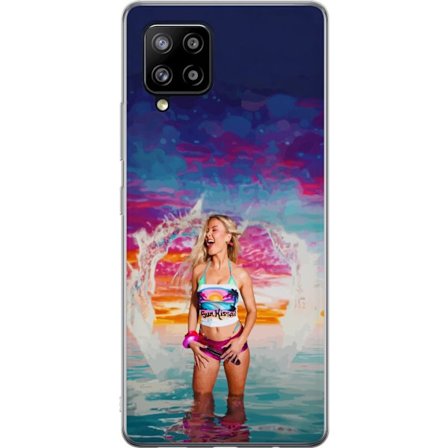 Kompatibelt Mobildeksel til Samsung Galaxy A42 5G Blond kvinne i fargerik strandantrekk som leker i havet ved solnedgang