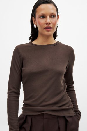 NA-KD - Ribtopp med rund hals og lange ermer - Basic topper - Brun - L (EU 42-44)