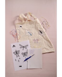 Broderikit Myra tygkasse - Svarta Fåret