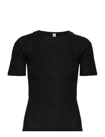 Esvelo Ss Top F Black Enkel Studio