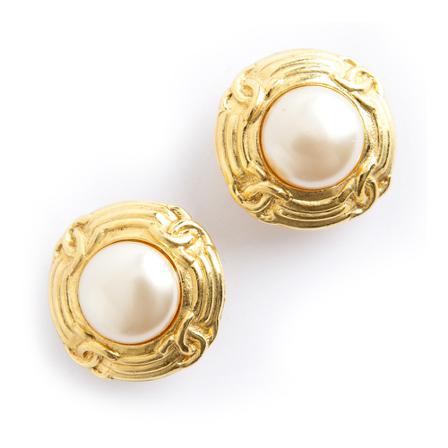 Chanel Vintage, Pre-owned classic gold pearled clip earrings Geel, Dames, Maat:ONE Size