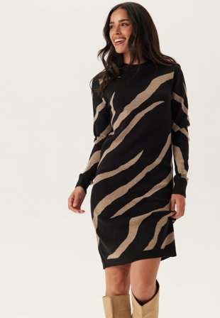 Object Collectors Item - Objray L/S Knit Dress - Black Pattern:desert Taupe Tig - Kläder - - Bubbleroom