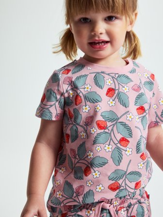 Polarn O. Pyret T-shirt jordgubbar - 116 - barnkläder - pink
