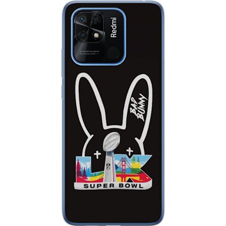 Yhteensopiva Puhelinkuori Xiaomi Redmi 10C Bad Bunny muotokuvassa avoimella paidalla, tatuoinneilla ja kiharaisilla hiuksilla tyylikkäässä muotikuvauk