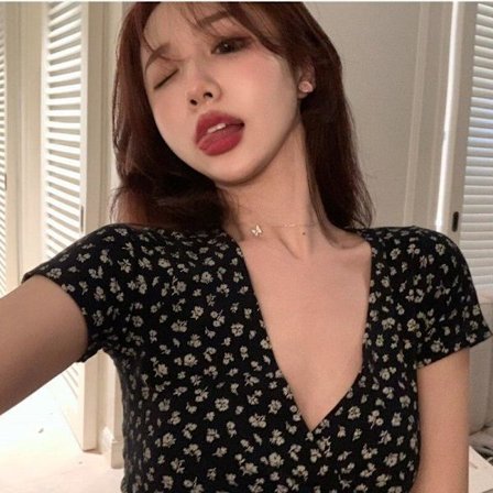 Sommar Retro Blommig V-hals Kortärmad T-shirt Slim Slimming Wild Hög Midja Damtopp Y2k Stil Korta Toppar Streetwear T-shirt