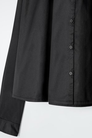 COS Rozszerzana Bawełniana Koszula – Relaxed Fit in Czarny