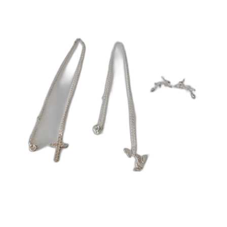 2 halsband & 1 par örhängen