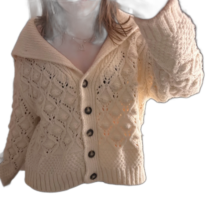 Krämvit stickad kofta med knappar