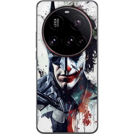 Kompatibelt Mobilskal till Xiaomi Xiaomi 15 Ultra Delat porträtt av Batman och Joker i dramatisk illustration, ikoniskt superhjältemotiv med mörk k