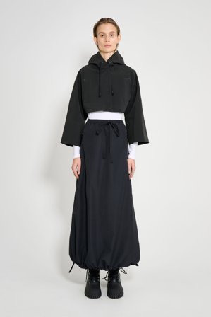 Lilla Tre Cropped Raincoat Black