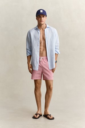 GANT Herren Gestreifte Seersucker Badeshorts (S) Rot