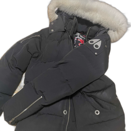 Svart Moose Knuckles jacka