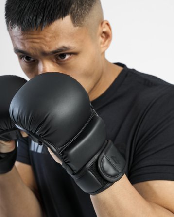 MM Combat Sparring Gloves - Black - M, Träningstillbehör, Kampsport, Boxningshandskar