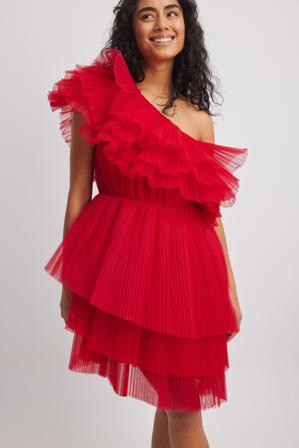 Enya x NA-KD Robe une épaule asymétrique à large volume - Robes à volants - Rouge - EU 36