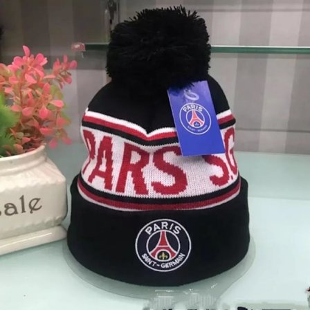 (Paris) Fotbollsklubb stickad mössa