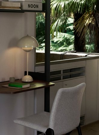 FLOWERPOT VP3 BORDLAMPE. IVORY