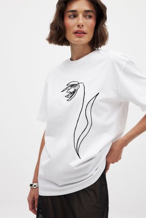 NA-KD Embroidered Round Neck Oversized Tee - T-shirts - Hvid - XS (EU 32)