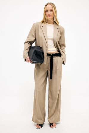 NA-KD Pantalon large à fines rayures et taille basse - Pantalon taille basse - Beige/Rayé - EU 38