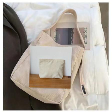 Naisten käsilaukku Canvas Retro Olkapää Suurikapasiteettinen Student Class Monipuolinen Messenger Beige corduroy pouch Blush bear pendant