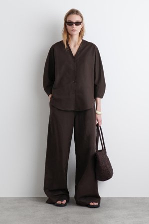 COS Women's Camisa De Lino Y Algodón Con Cuello De Pico in Marrón