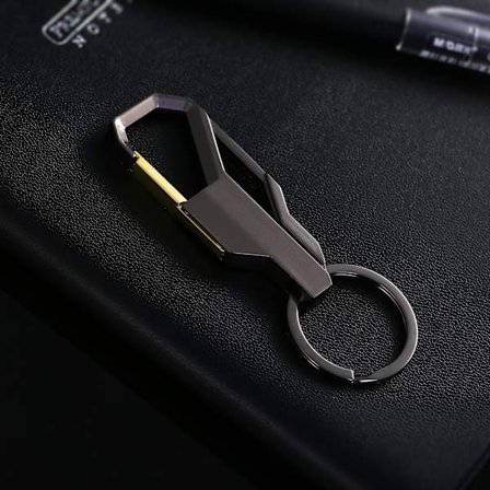 Metallisk nøkkelring, kraftig nøkkelring i sinklegering med avtakbar bokstav (2 stk)