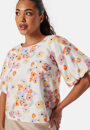 Pieces - Pckarlson SS top - White/Floral - Kläder - - Bubbleroom