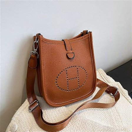 Mode Kvinnor Enfärgad Enkel Liten Fyrkantig Väska Textur Enkel Axel Crossbody PU Brev Dam Kan Handväska