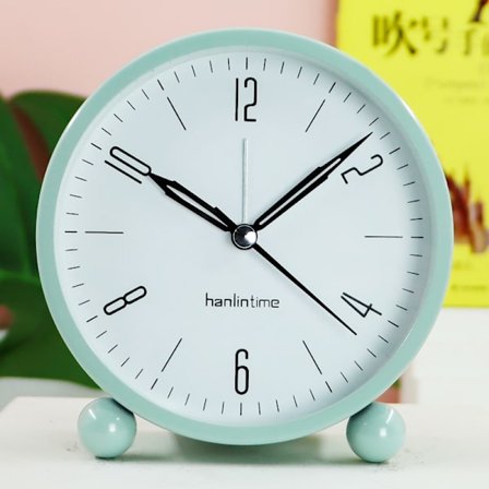 Analoginen herätyskello, 4 tuuman äänetön tikittämätön pieni kello