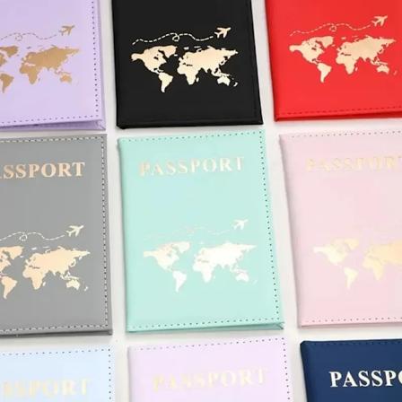 Grøn Pasbeskyttelsesetui til Kvinder Mænd PU Læder Materiale Vandafvisende Dokument Billetmappe Pas Klipsholder Etui 1pcs colour random