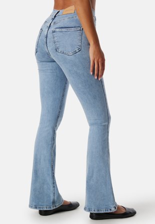 Bubbleroom - Tove High Waist Flared Superstretch - Light denim - Kläder