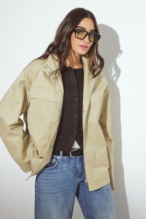 NA-KD Oversize-Kurz-Trenchcoat mit hohem Kragen - Trenchcoats - Beige - EU 34