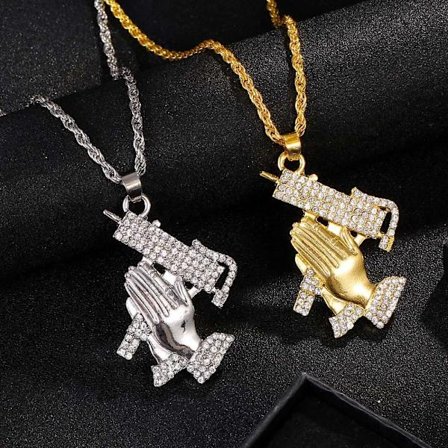 Hip hop halskæde med hænder, der beder med våben