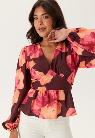 Bubbleroom - V-neck L/S Blouse - Pink/Floral - Kläder