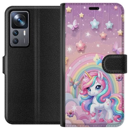 Kompatibel Tegnebogsetui til Xiaomi 12T Pro Magisk enhjørning med regnbue manke, stjerner og sommerfugle mod en pastelfarvet himmel med skyer