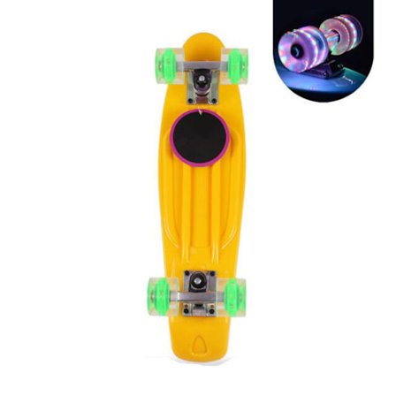 Barn- och vuxensparkcykel med 4 hjul och blinkande ljus