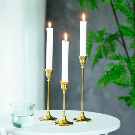 Kultaisen messinkiset kynttil njalat, 3 kpl, kartiomaisille kynttil ille, tyylik s h koriste Gold 2 Set