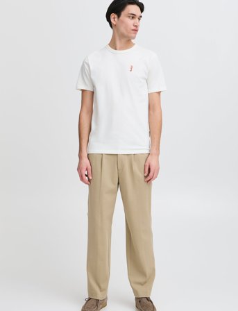 Casual Friday Cfcarson Tee With Embriodery - Cream - XL