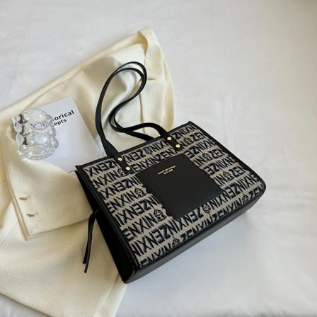 Dette års populære store taske til kvinder 2023 Ny High-Grade Canvas Pendler Underarm Taske Trendy Fashion Tote Taske Black No Pendant
