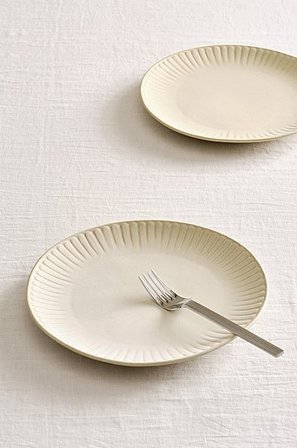 Jotex - Tallrik 2-pack ø 27 Cm Ljusbeige ALVIA - Köp Tallrikar hos Jotex