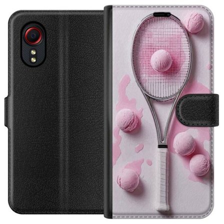 Yhteensopiva Lompakkokotelo Samsung Samsung Galaxy Xcover 5 Ruusunpunaiset lasipallot ja tennismaila luovassa stillikuvassa, jossa on leikkisä pop-tu