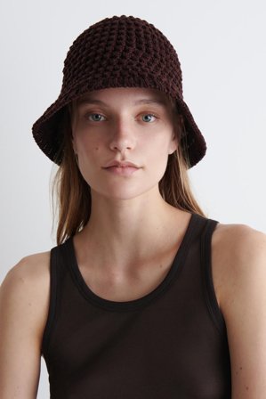 COS Femme Bob En Crochet in Rouge