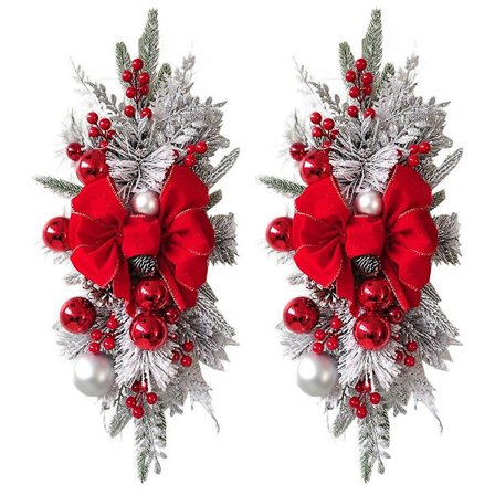 Julegaver, blomsterdekorationer ved hoveddøren til trappen