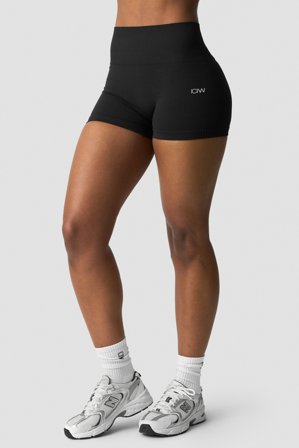 ICANIWILL - Ignite Seamless Shorts Black - Shortsit - Naiset - Treenivaatteet ICIW:ltä