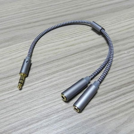 AUX-kabeluttag 3,5MM o Kabel hane till dubbel hona Stereo o Cab