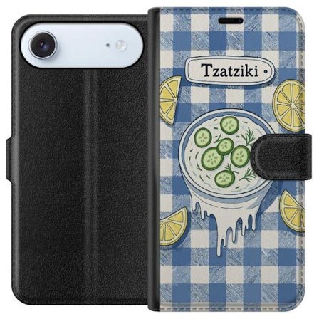 Kompatibelt Plånboksfodral till Apple Apple iPhone 17 Air Grekisk tzatzikiskål illustration, gurka citron dill blått rutigt mönster, köksplansch